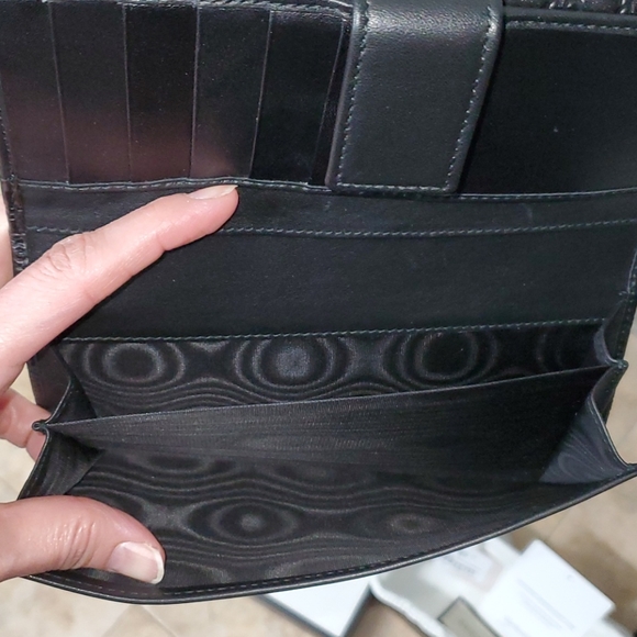 Gucci Leather Continental Wallet - Picture 5 of 8